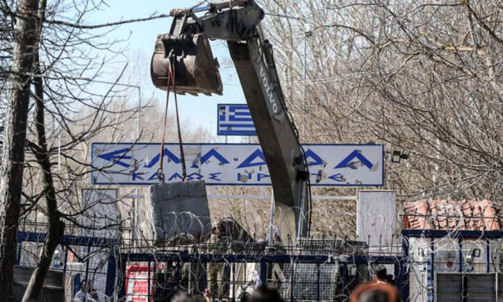 ''Σφραγίζονται'' τα σύνορα - Η Ελλάδα τοποθετεί τσιμεντένια μπλοκ στην πύλη των Καστανιών